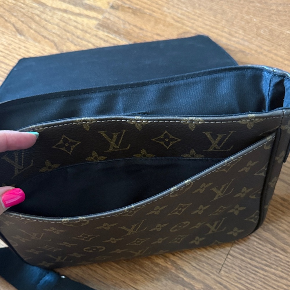Louis Vuitton Monogram Messenger Bag - Brown, Black - Picture 6 of 6